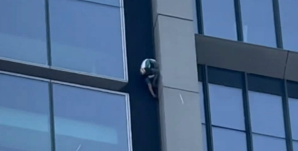 Rok więzienia dla „spidermana” z Verso Tower? 24-letni alpinista z zarzutem