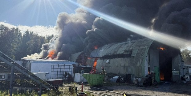 Płonie hala pod Warszawą. Są nowe informacje o poszkodowanych