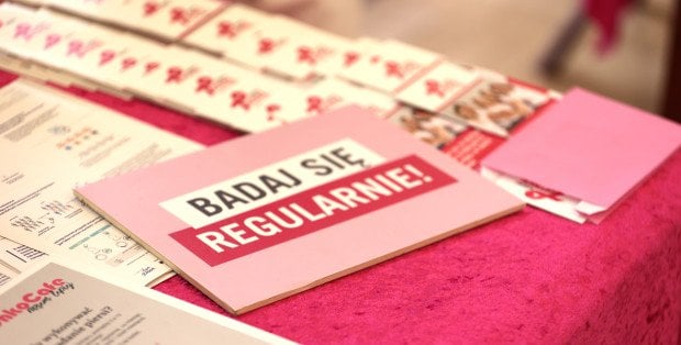 „Samobadanie ratuje życie”. Różowy Październik na Mazowszu