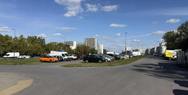 Nie chcą parku, ale parking. Mieszkańcy Ursynowa liczą na konsultacje z miastem