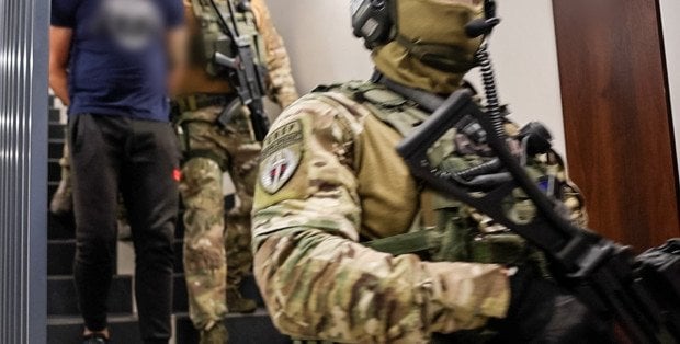 Policja rozbiła szajkę narkotykową. Zatrzymano dziewięć osób