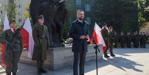 Szef MON: bohaterstwo Batalionów Chłopskich to dla nas lekcja