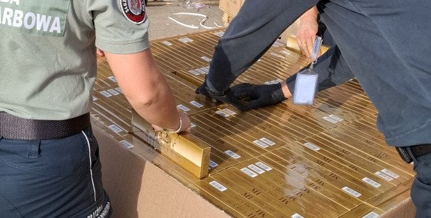 To nie były tabletki do zmywarek. Celnicy przejęli prawie 4 mln papierosów bez akcyzy