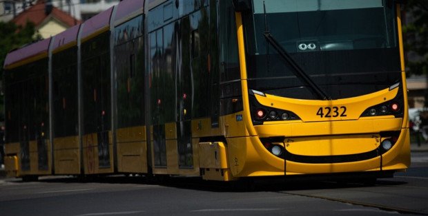 Rowerzysta potrącony przez tramwaj w Śródmieściu. Są utrudnienia