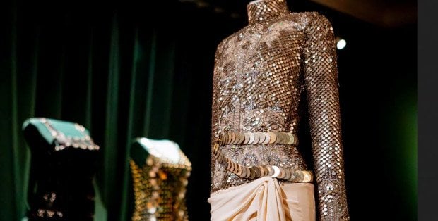 Moda jako język ukrytych znaczeń. „Niech nas widzą!” w Zamku Królewskim w Warszawie