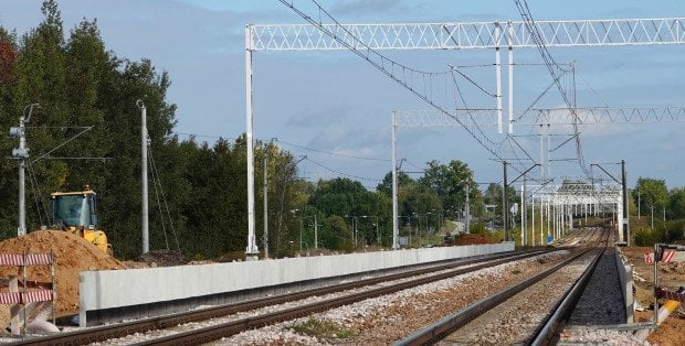 Utrudnienia na kolei w Radomiu. Kursują zastępcze autobusy