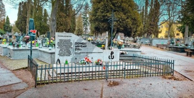 Mogiła 13 Straconych w Płocku będzie odnowiona. To ważne miejsce pamięci