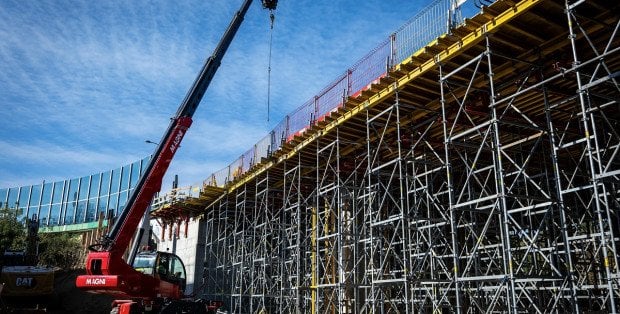 Rośnie południowy wiadukt nad ul. Paryską. Nowy praski odcinek Trasy Łazienkowskiej — w lipcu 2026