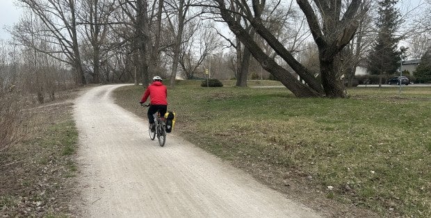 Rowerzyści do 16 roku życia będą musieli jeździć w kasku. Są też zmiany dla kierowców