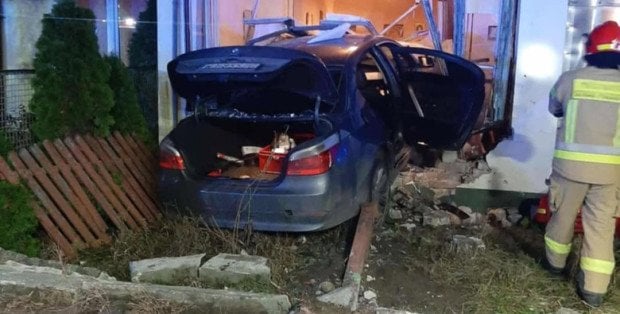 Samochód wjechał w dom w Sokołowie Podlaskim. Mieszkanka w szpitalu
