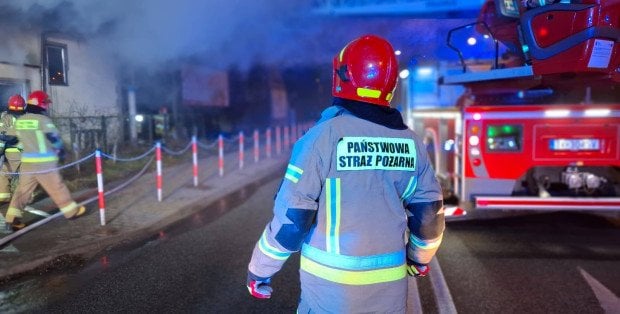 Pożar w kamienicy na Pradze Północ. Ewakuowanych 20 osób