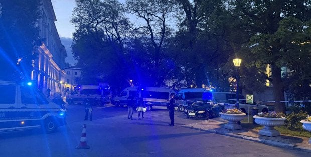 Zabójstwo portierki UW. Obserwacja psychiatryczna Mieszka R. wydłużona