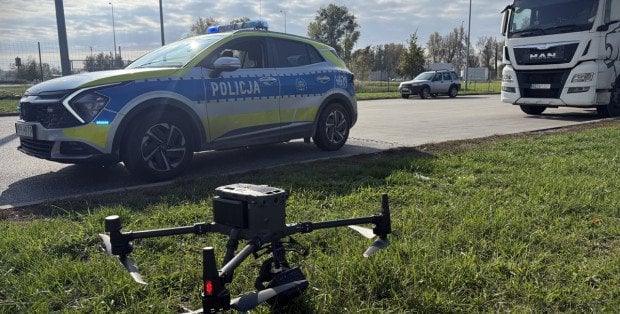 20 wykroczeń w trzy godziny. Policja z dronami kontroluje A2