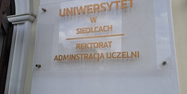 Mobbing i korupcja na Uniwersytecie w Siedlcach. Resort nauki wszczął postępowanie ws. M. Minkiny