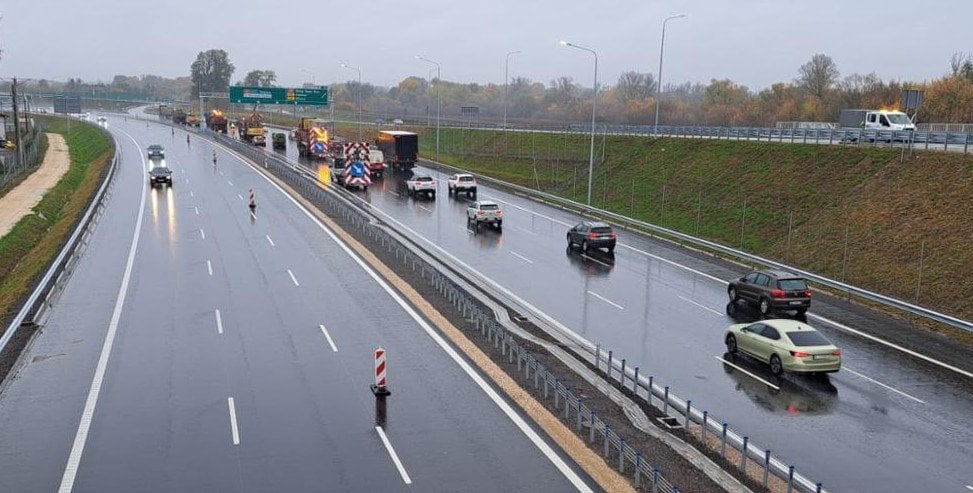 Były dwa pasy, są trzy. Od dziś kierowcy pojadą nowym odcinkiem trasy S7