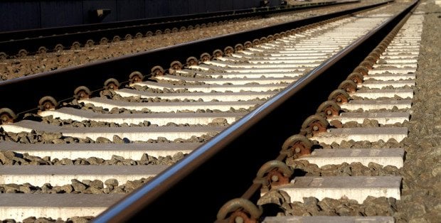 Sprzedaż działki pod CPK. Były szef KOWR W. Humięcki zawieszony w prawach członka partii