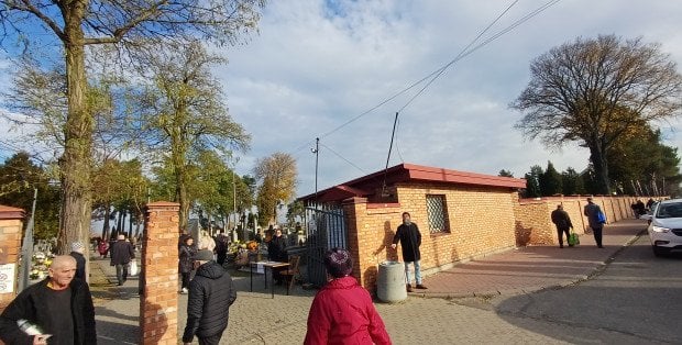 Płock, Radom, Siedlce, Ciechanów – jak dojechać na cmentarze?