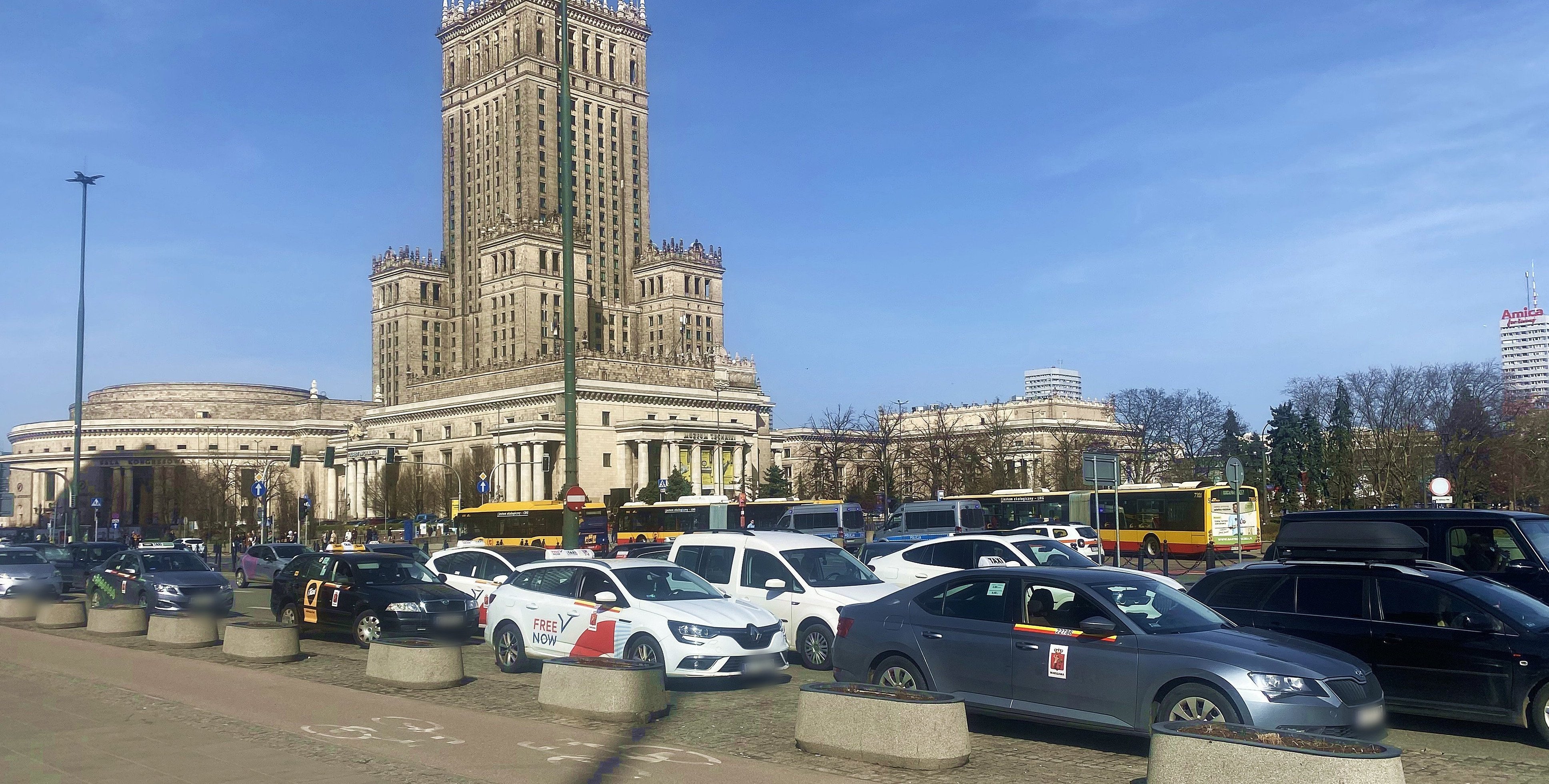 Zamknięta Warszawa Centralna problemem taksówkarzy? „Chcemy pracować normalnie”