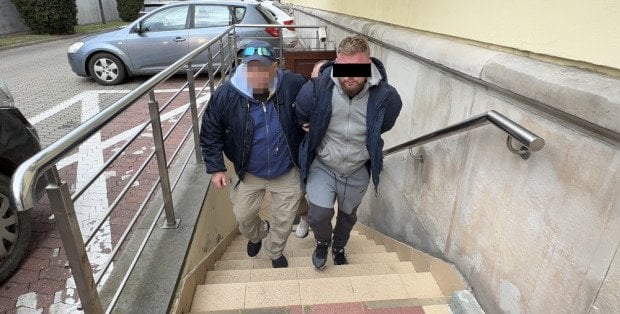 Stołeczna policja zatrzymała podejrzanych o przestępstwa narkotykowe