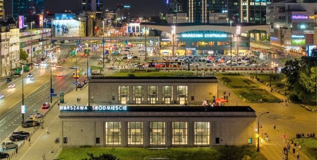 Od soboty pociągi nie zatrzymają się w Warszawie Centralnej. Jak tam dojechać?