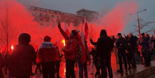 Zatrzymanych 40 osób, zabezpieczonych ponad 820 materiałów pirotechnicznych. Policja o Marszu Niepodległości
