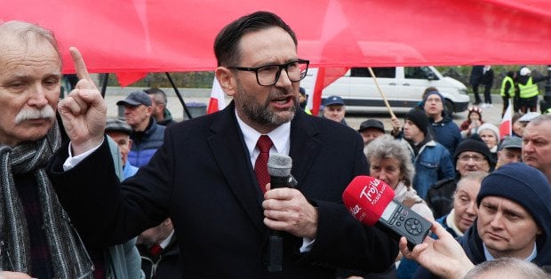 Daniel Obajtek przed prokuraturą. Były prezes Orlenu usłyszał zarzut