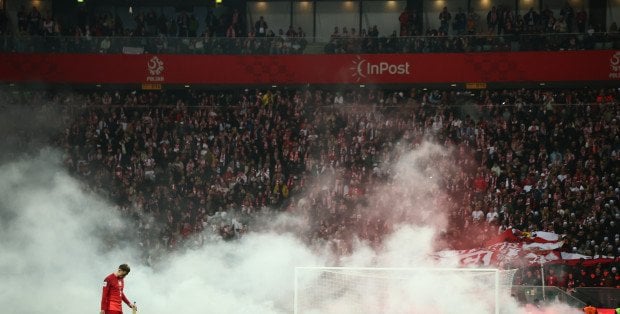 Policja ws. problemów kibiców z wejściem na Stadion Narodowy