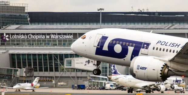 Nowy system rejestracji cudzoziemców spoza UE od jutra na lotnisku Chopina