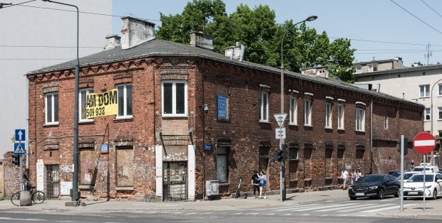 Zabytkowa piekarnia Reicherta zniszczona przez wandali