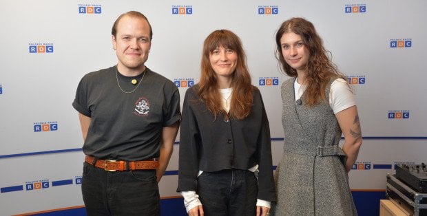 „Opowiadam o skomplikowaności relacji”. Emi Buchwald w RDC o swoim debiucie