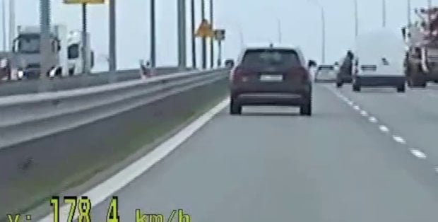Pirat drogowy na trasie S7. Jechał niemal 200 km/h, jadących wolniej pospieszał światłami