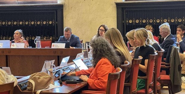 Bezpieczeństwo miasta i przyszłość stołecznych przedszkoli. Dziś sesja rady Warszawy