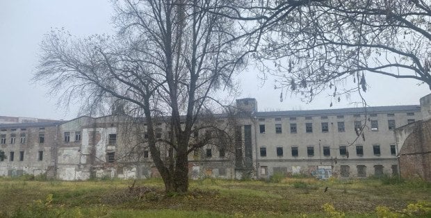 Teren po dawnej garbarni na warszawskiej Woli – do sprzedaży. Radni wyrazili zgodę