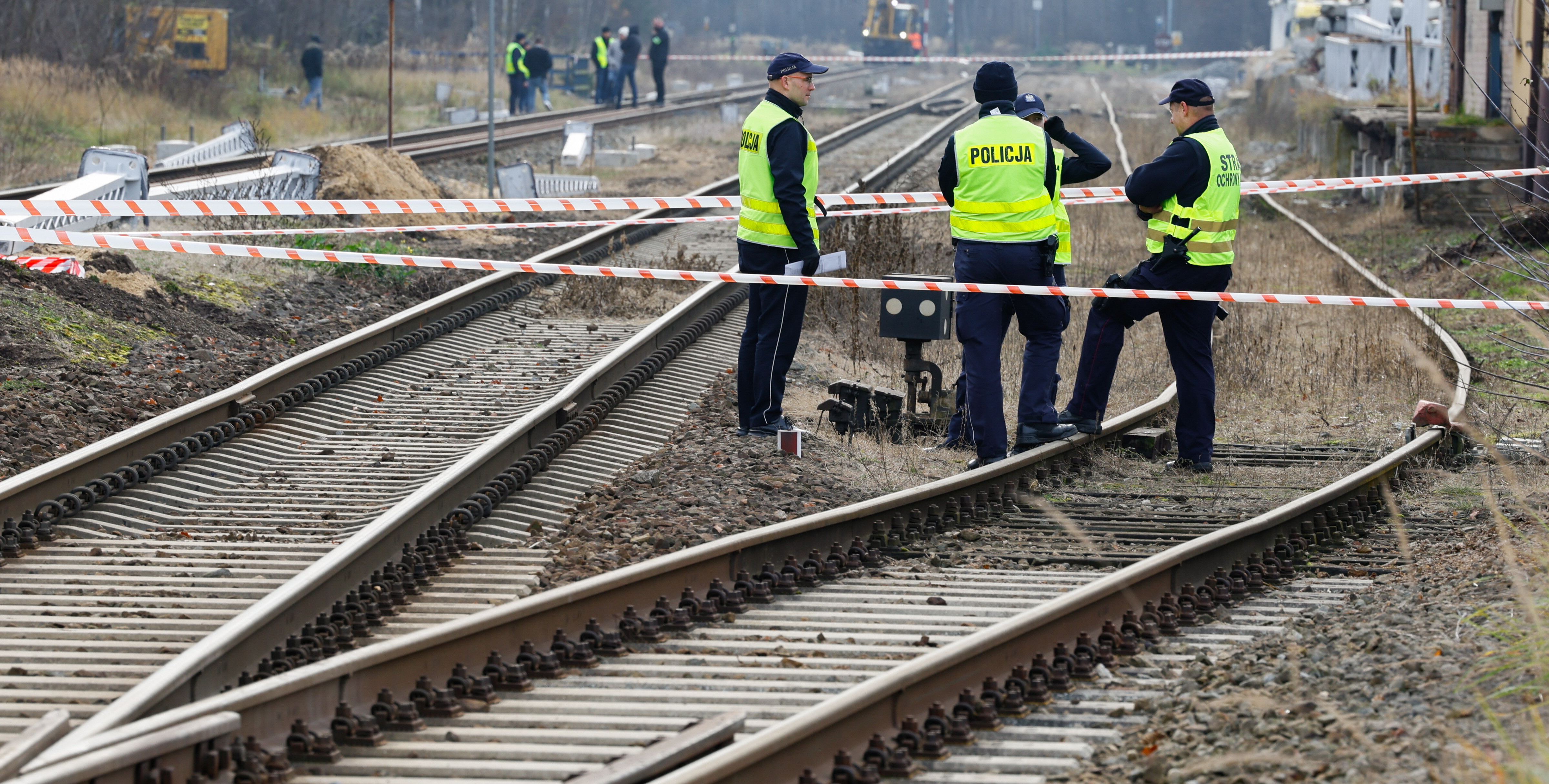 Patrole z wojskiem i Strażą Ochrony Kolei. Policja rozpoczęła akcję Tor