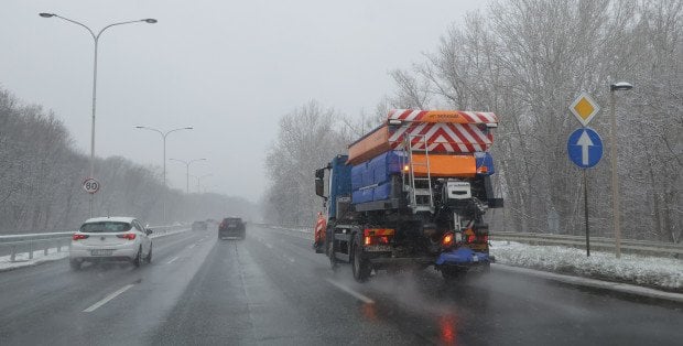 Marznące opady i gołoledź na Mazowszu. Synoptycy ostrzegają
