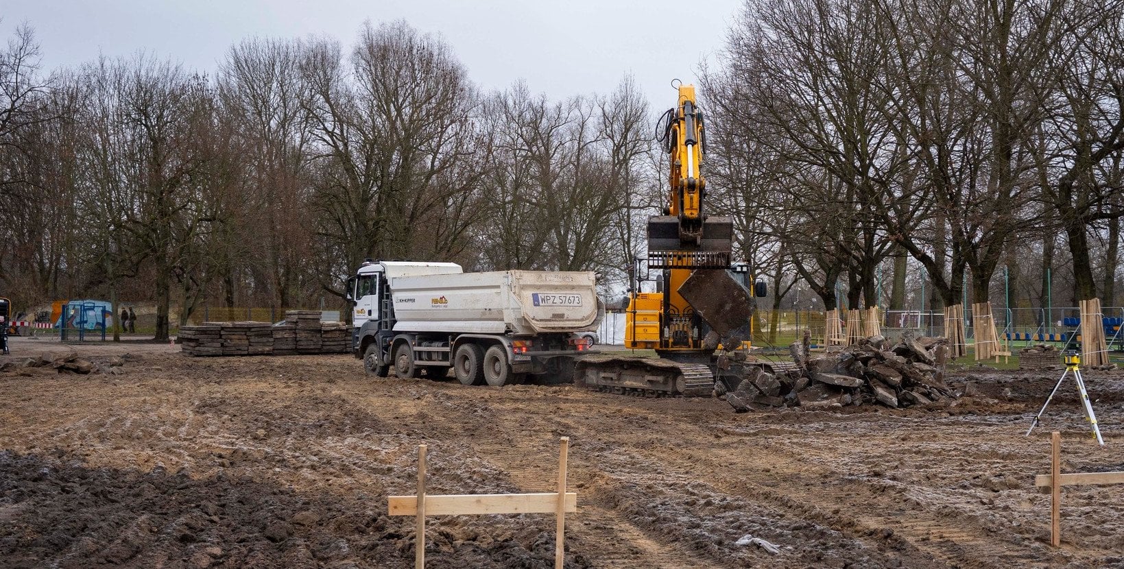Na to mieszkańcy czekali od lat. W Ciechanowie powstaje pierwsze lodowisko kryte