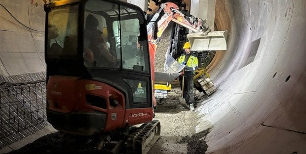 Perony już gotowe. Jak idą prace na ostatnich stacjach metra M2?