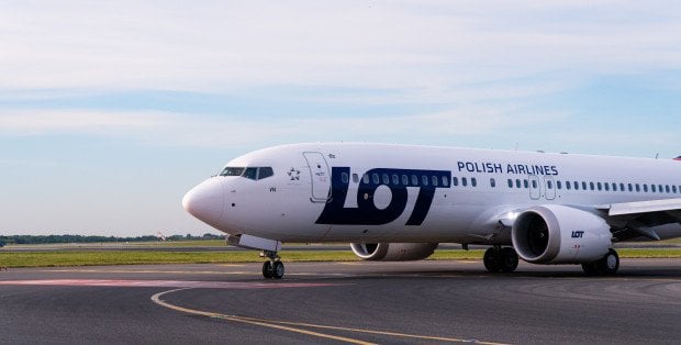 Samolot LOT-u wypadł z pasa startowego na lotnisku w Wilnie