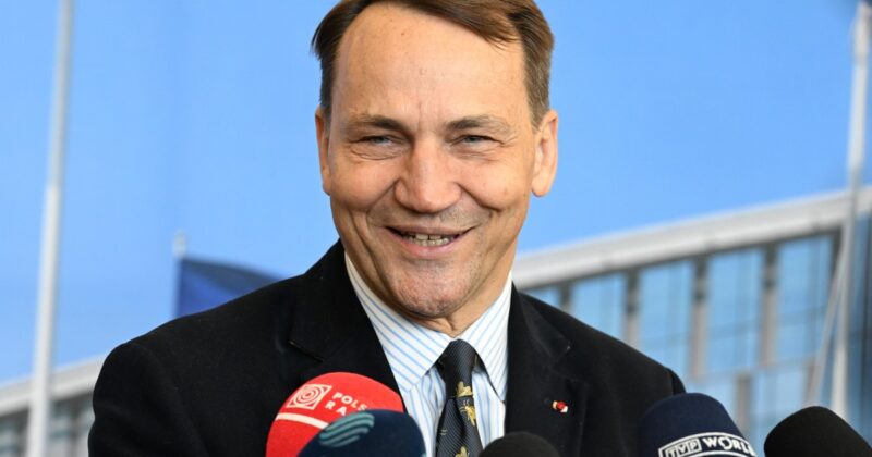 Radosław Sikorski o cłach Donalda Trumpa. „Dzięki Bogu jesteśmy w UE”