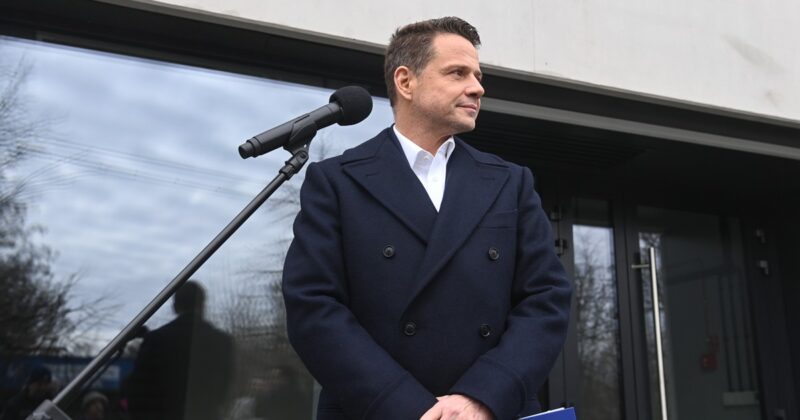 Trzaskowski-Nawrocki debate in question. "TV stations are turning up their noses"