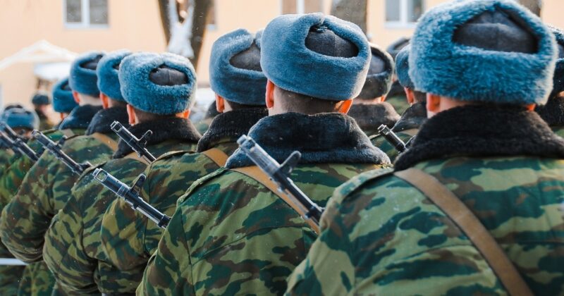 Rosja zostawiła własnych żołnierzy na pastwę losu. choćby Ukraińcy mają dla nich więcej współczucia. „Gniją żywcem”