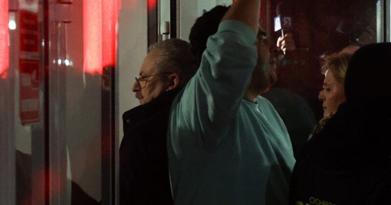 Confusion ahead of Marek Jakubiak&#39;s debate. "Building tension!"