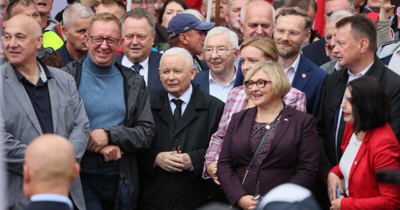 Gorąca polityczna sobota. Marsz w centrum Warszawy. Pojawi się Jarosław Kaczyński