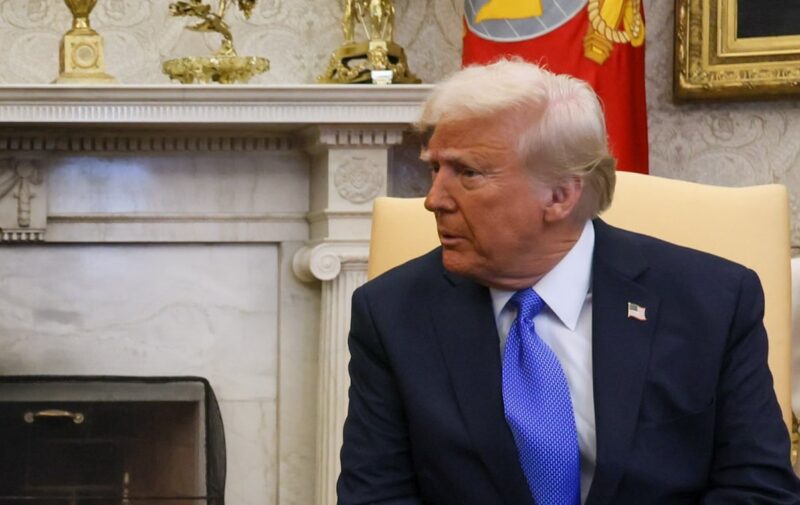 Трамп подает в суд на CBS News. «Их следует лишить лицензии!»