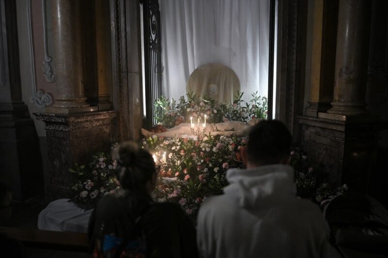 Wielka Sobota – dzień ciszy. Po zmroku Wigilia Paschalna