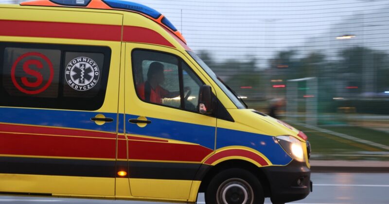 Dramatyczna akcja na A2. Karetka nie mogła dojechać na miejsce wypadku