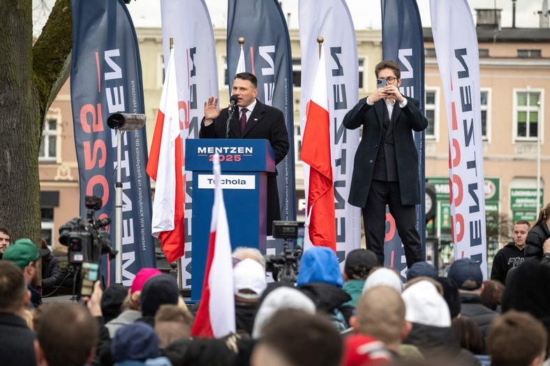 „Stan Wyjątkowy”. Trzaskowski traci po debatach. Nawrocki wspierany przez Zero. Tusk został nacjonalistą