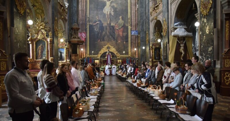 „Kolejna Wielkanoc bez pewności, czy wrócimy z mszy”. Poruszające słowa biskupa z Ukrainy