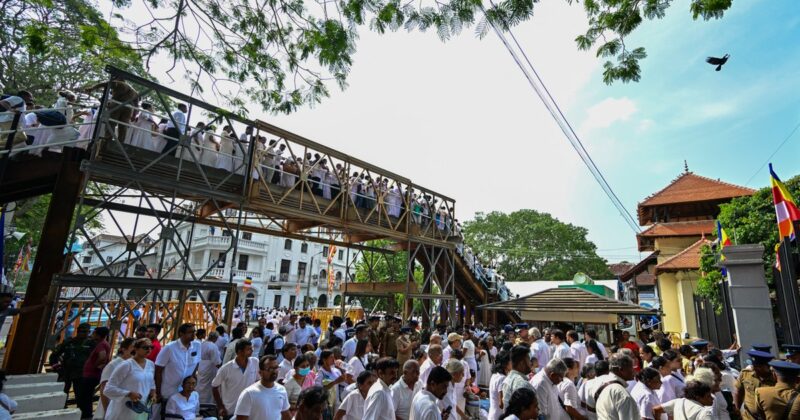 Zakazane zdjęcie świętej relikwii trafiło do sieci. Policja na Sri Lance wszczęła śledztwo
