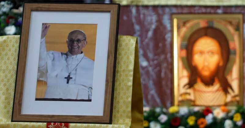 Media podały nowe szczegóły w sprawie śmierci papieża. „Po przebudzeniu czuł się dobrze”